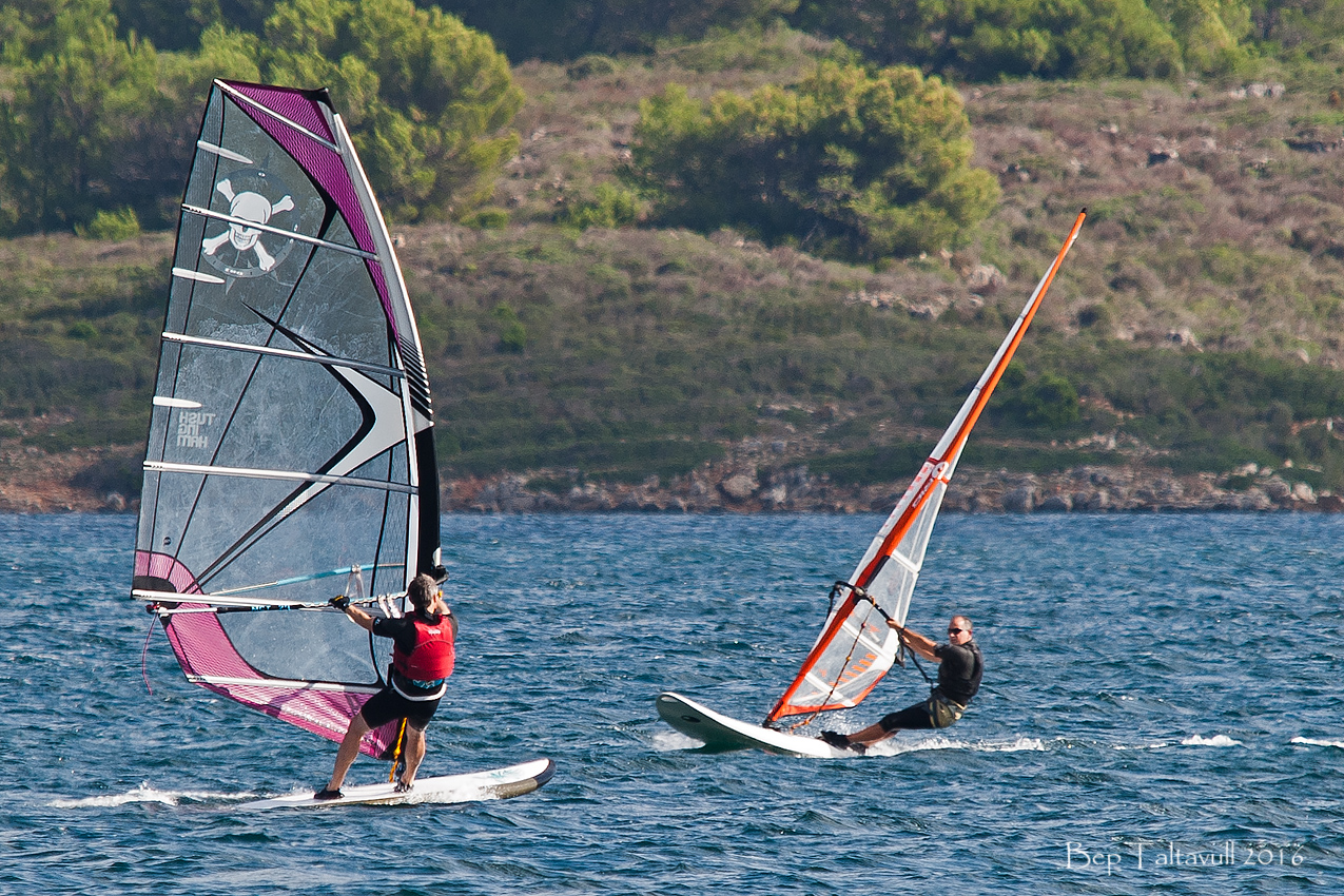 Nombre:  Duelo windsurfing.jpg
Visitas: 1587
Tamao: 925.2 KB