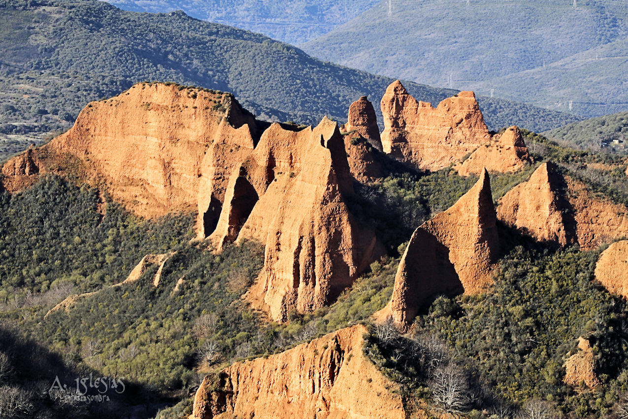 Nombre:  Las Medulas (desde mirador de Orellan)_2.JPG
Visitas: 899
Tamao: 459.7 KB