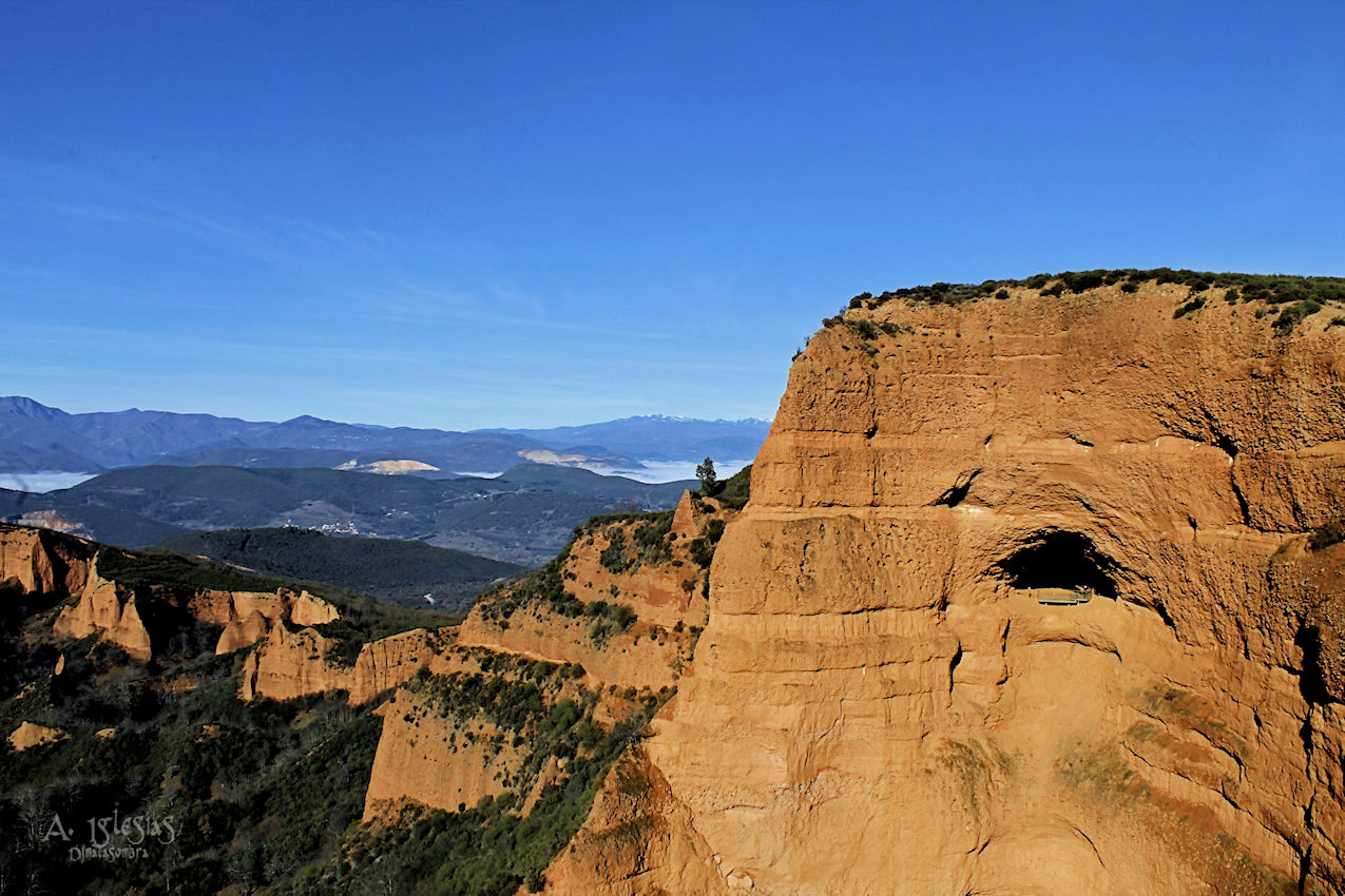 Nombre:  Las Medulas (desde mirador de Orellan)_6.JPG
Visitas: 862
Tamao: 306.7 KB