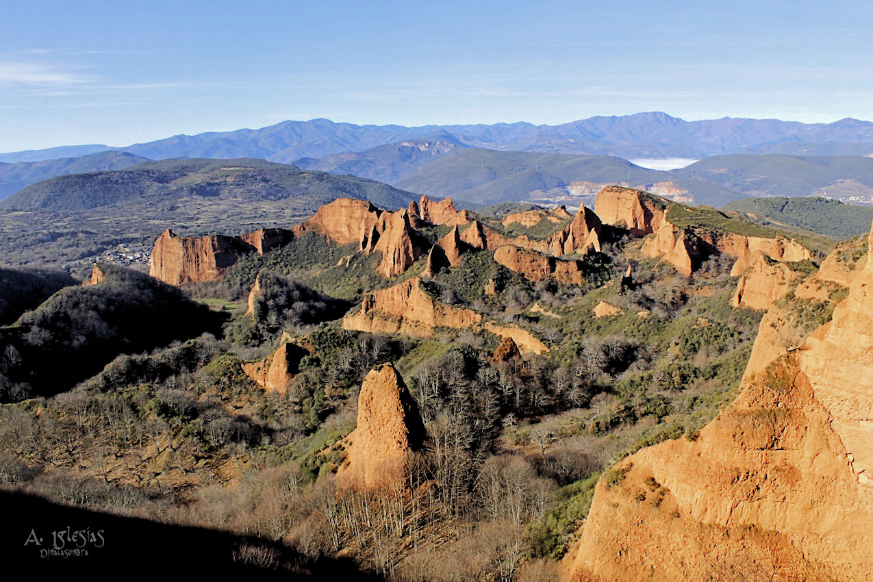 Nombre:  Las Medulas (desde mirador de Orellan)_8.JPG
Visitas: 864
Tamao: 382.6 KB