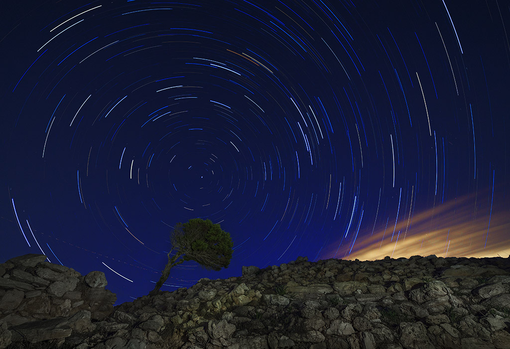 Nombre:  20171028_startrails Ses Tancas luz copia.jpg
Visitas: 331
Tamao: 210.8 KB