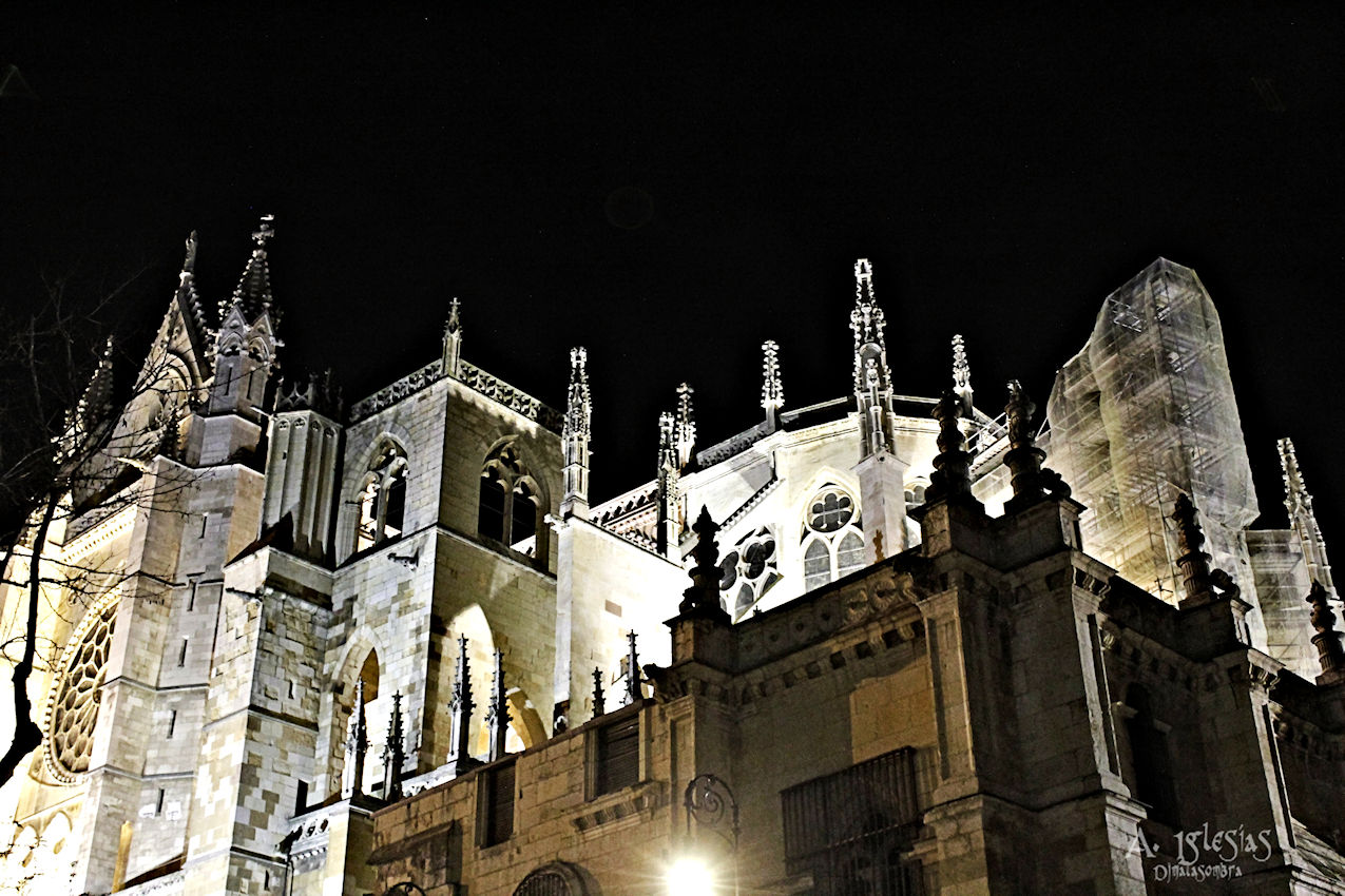 Nombre:  Catedral Len_3.JPG
Visitas: 943
Tamao: 263.3 KB