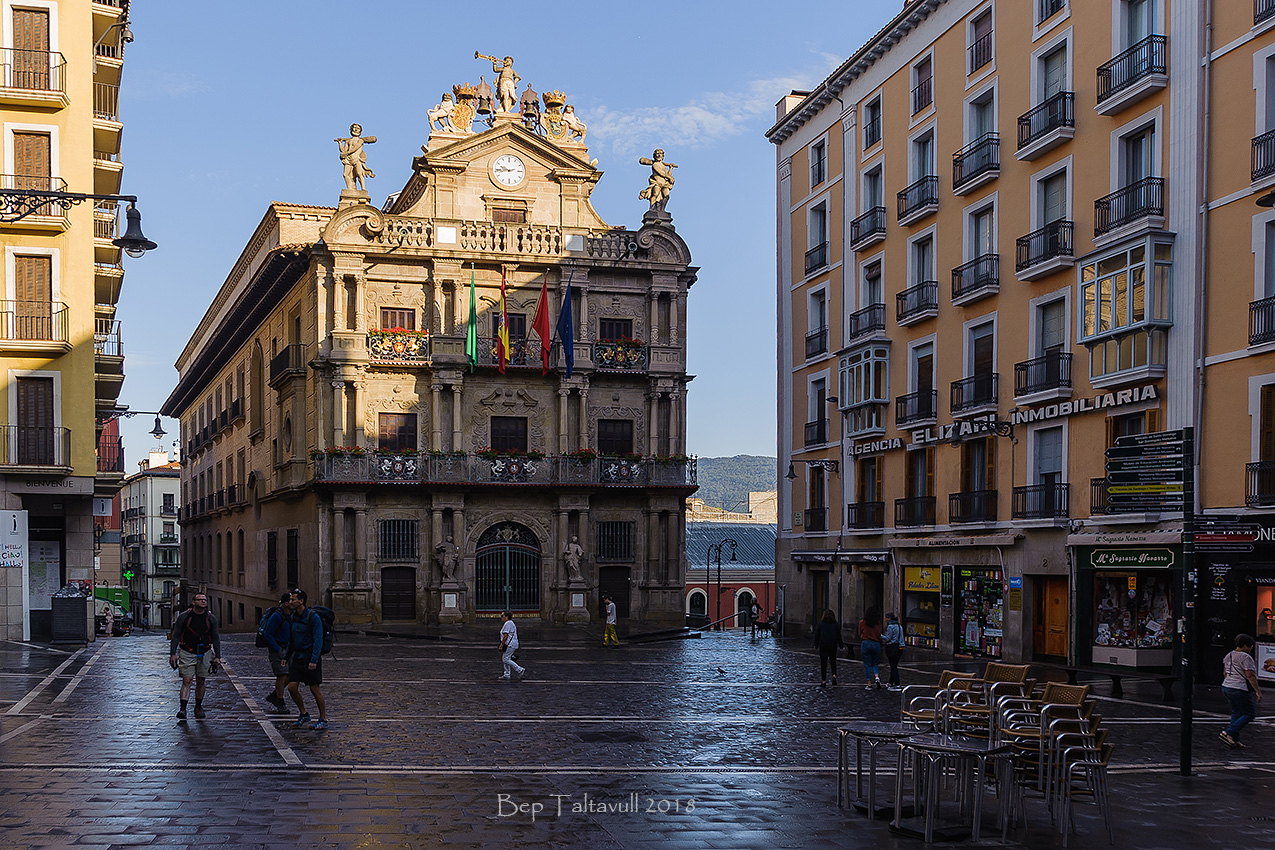 Nombre:  Ajuntament de Pamplona.jpg
Visitas: 388
Tamao: 652.7 KB