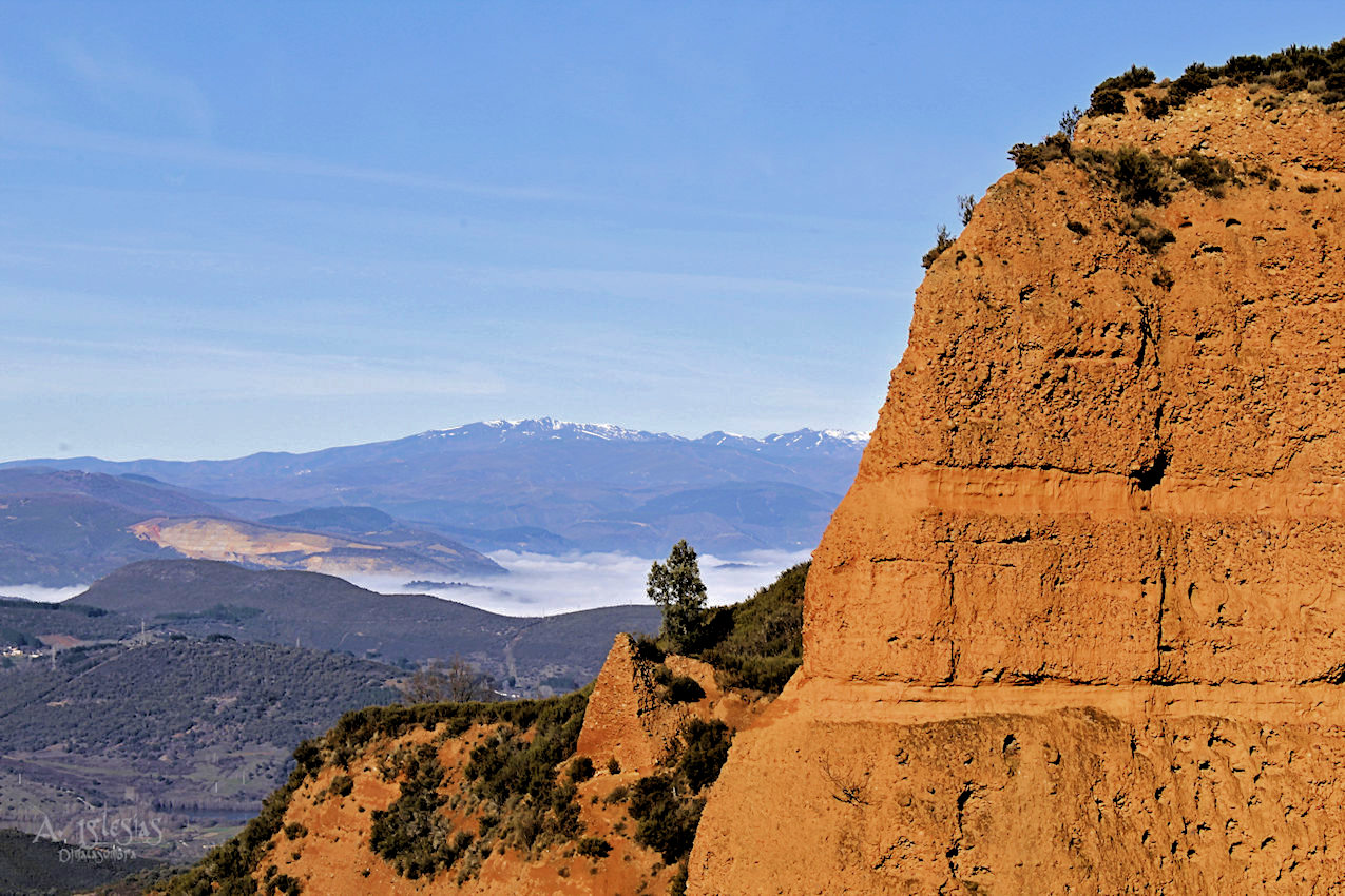 Nombre:  Las Medulas (desde mirador de Orellan)_7.JPG
Visitas: 853
Tamao: 347.6 KB