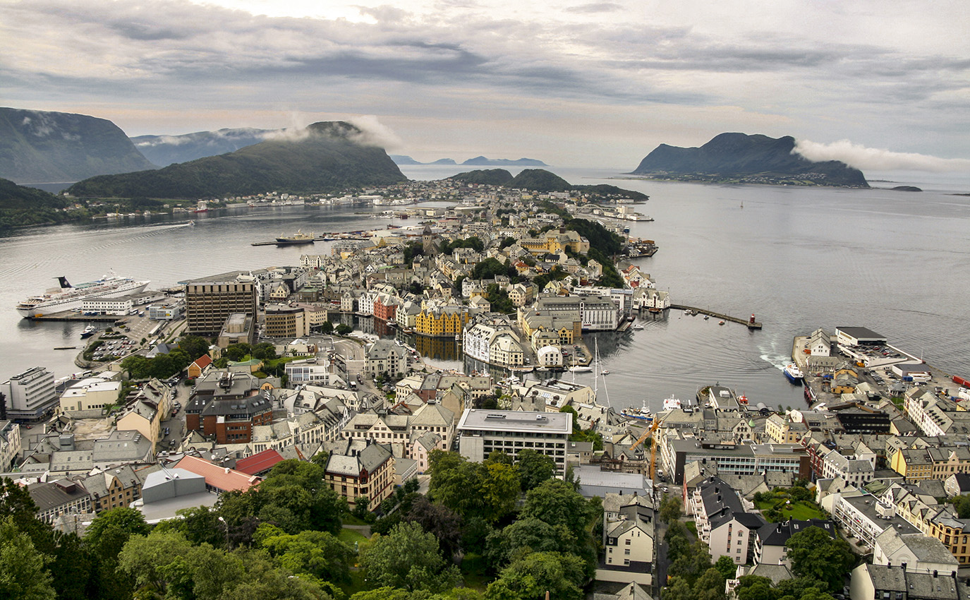 Nombre:  Alesund v2.jpg
Visitas: 299
Tamao: 549.0 KB