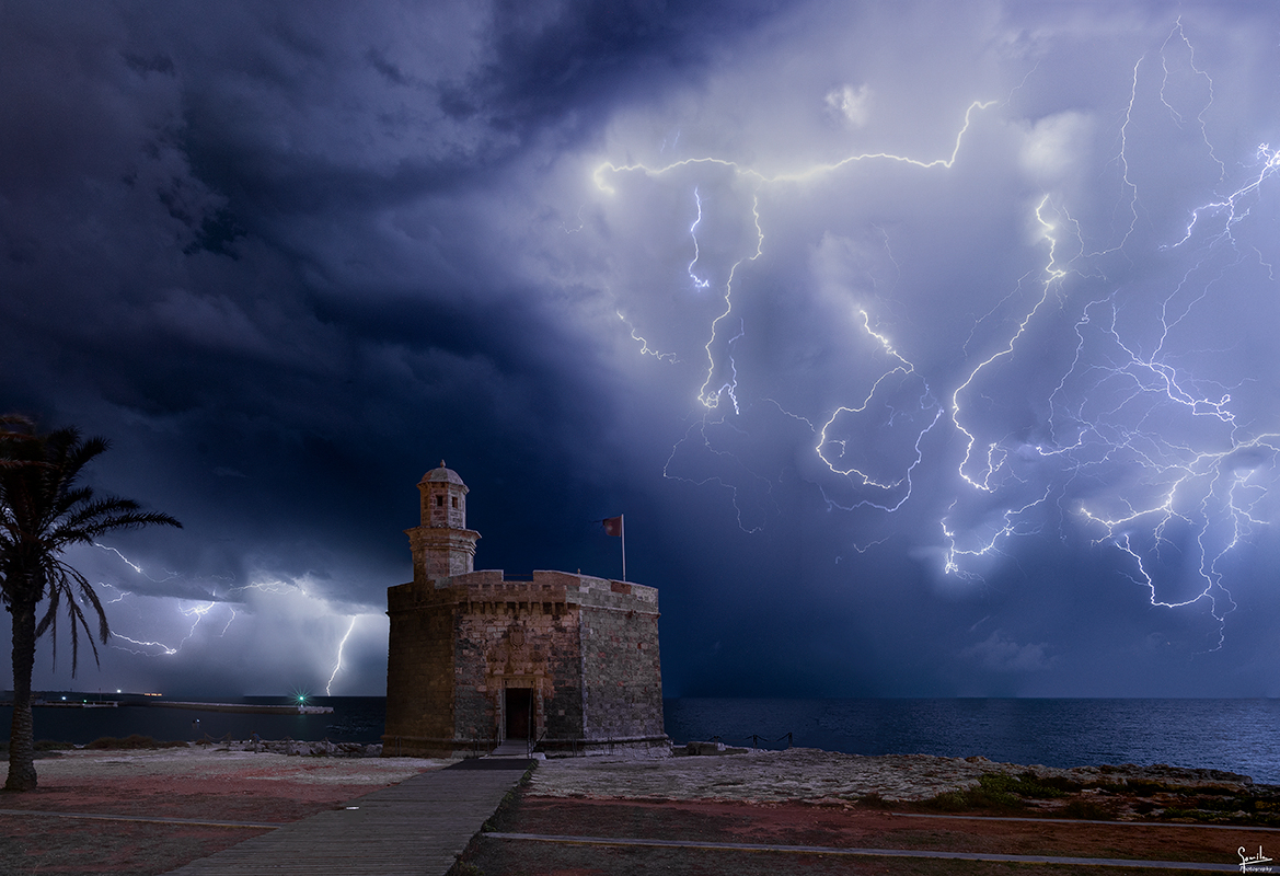 Nombre:  Fusi llamps Castell de Sant Nicolau.jpg
Visitas: 391
Tamao: 729.6 KB