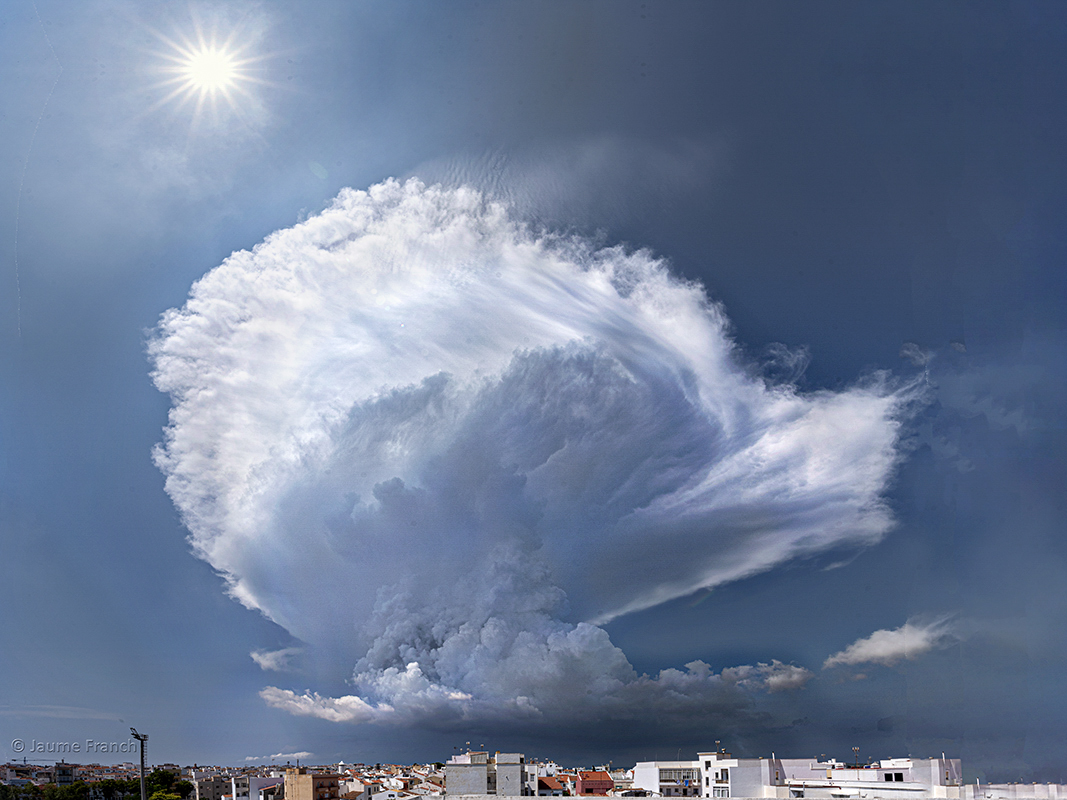 Nombre:  Pano_Cumulonimbus-NEF0681-90d-F-8Cv2.jpg
Visitas: 415
Tamao: 523.8 KB