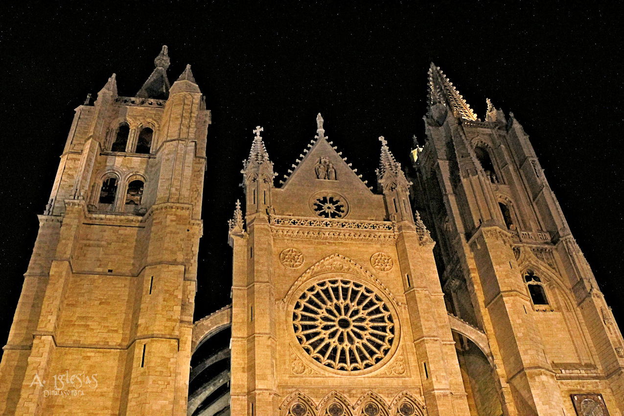 Nombre:  Catedral len_2.JPG
Visitas: 938
Tamao: 291.3 KB